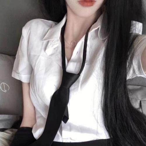 娇娃闹军营